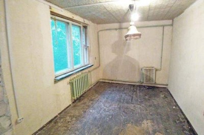 4-комн.  квартира,  Славинского ул,  7,  5/5,  площадь:  общая 59 кв. м.,  жилая 42 кв. м.,  кухня 6 кв. м.,  с/у раздельный,  у