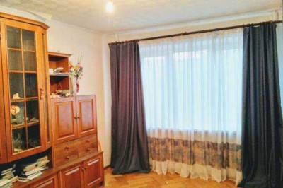 2-комн.  квартира,  Горовца ул,  3/12,  площадь:  общая 50 кв. м.,  жилая 30 кв. м.,  кухня 7,1 кв. м.,  с/у раздельный,  нормал