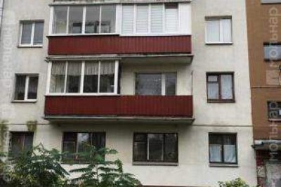 Продается двухкомнатная квартира возле метро.  ул. Жудро, 20