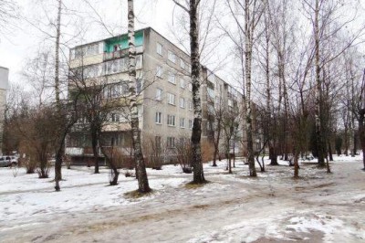 2-комн.  квартира,  Калиновского ул,  26,  5/5,  площадь:  общая 41,3 кв. м.,  жилая 24,6 кв. м.,  кухня 6,2 кв. м.,  с/у совмещ