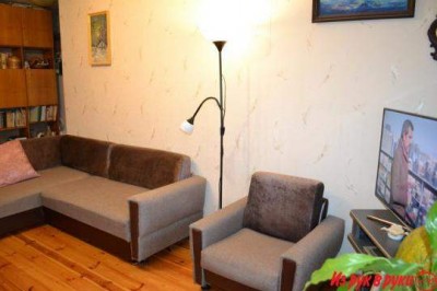2-комн.  квартира,  Гая ул,  5,  1/5,  площадь:  общая 43 кв. м.,  жилая 28,6 кв. м.,  кухня 6,4 кв. м.,  с/у совмещенный,  отли