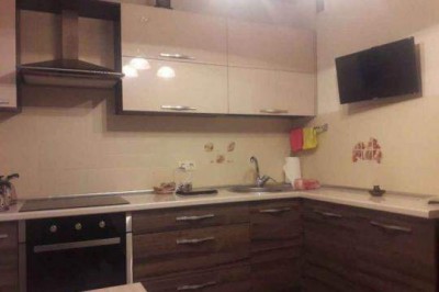 1-комн.  квартира,  Лучины ул,  62,  10/19,  площадь:  общая 48 кв. м.,  жилая 18 кв. м.,  кухня 9,5 кв. м.,  с/у раздельный,  о